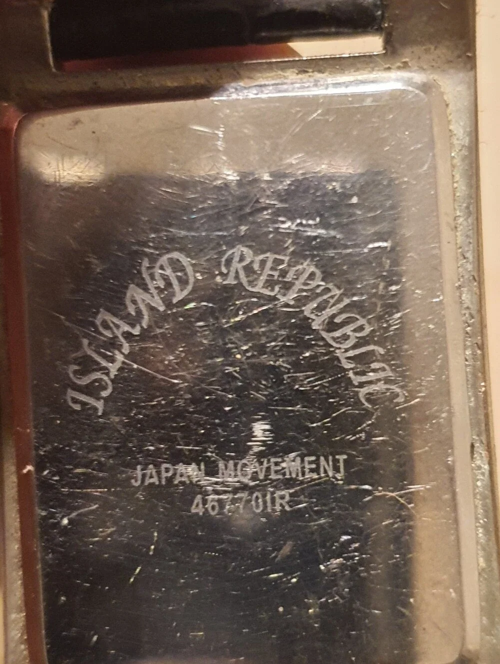 10/$20 Island Republic Silver/White Leather Men's Tank Watch w/Day-Date Subdials